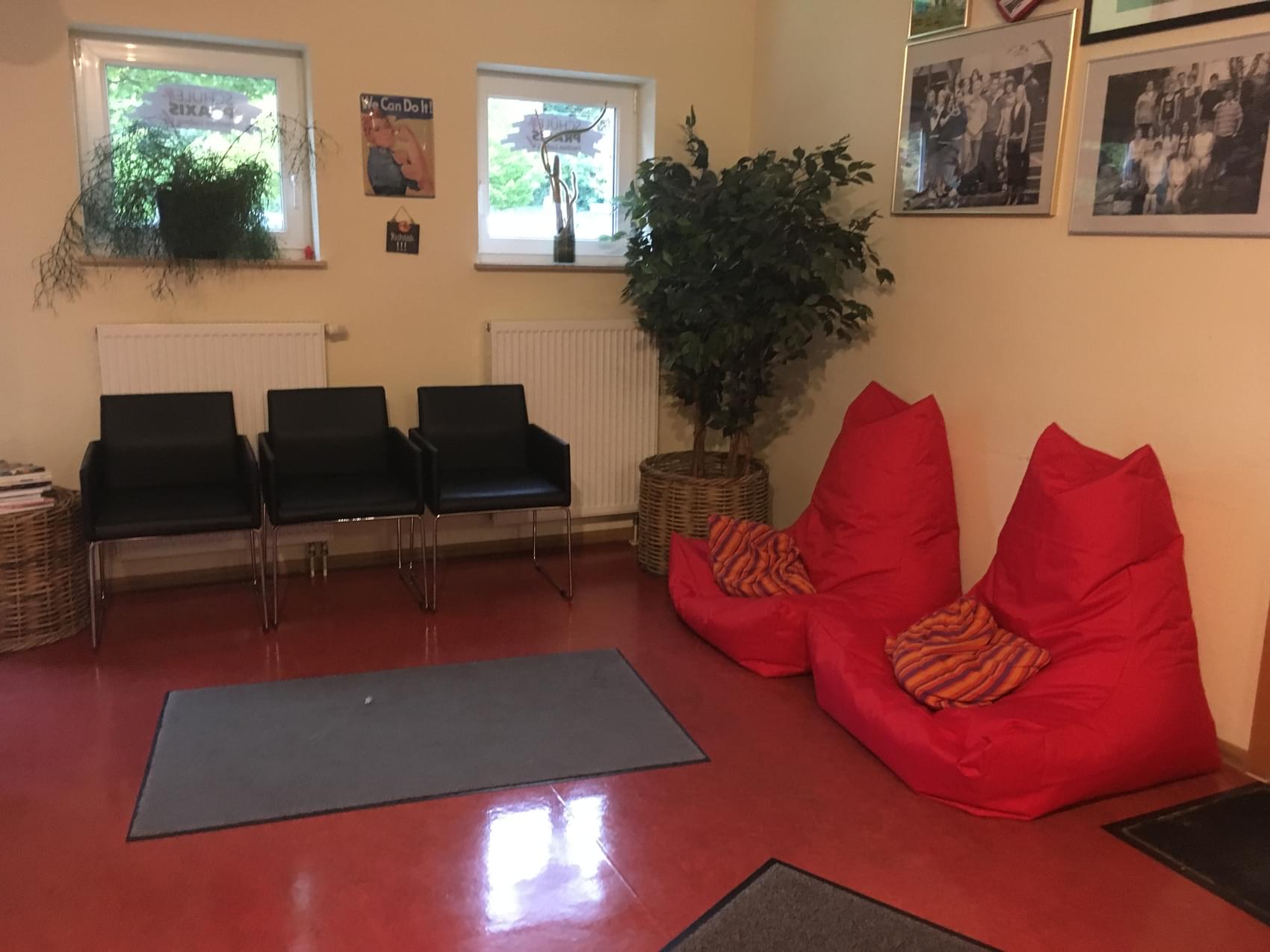 Schülerpraxis Möckmühl Loungebereich